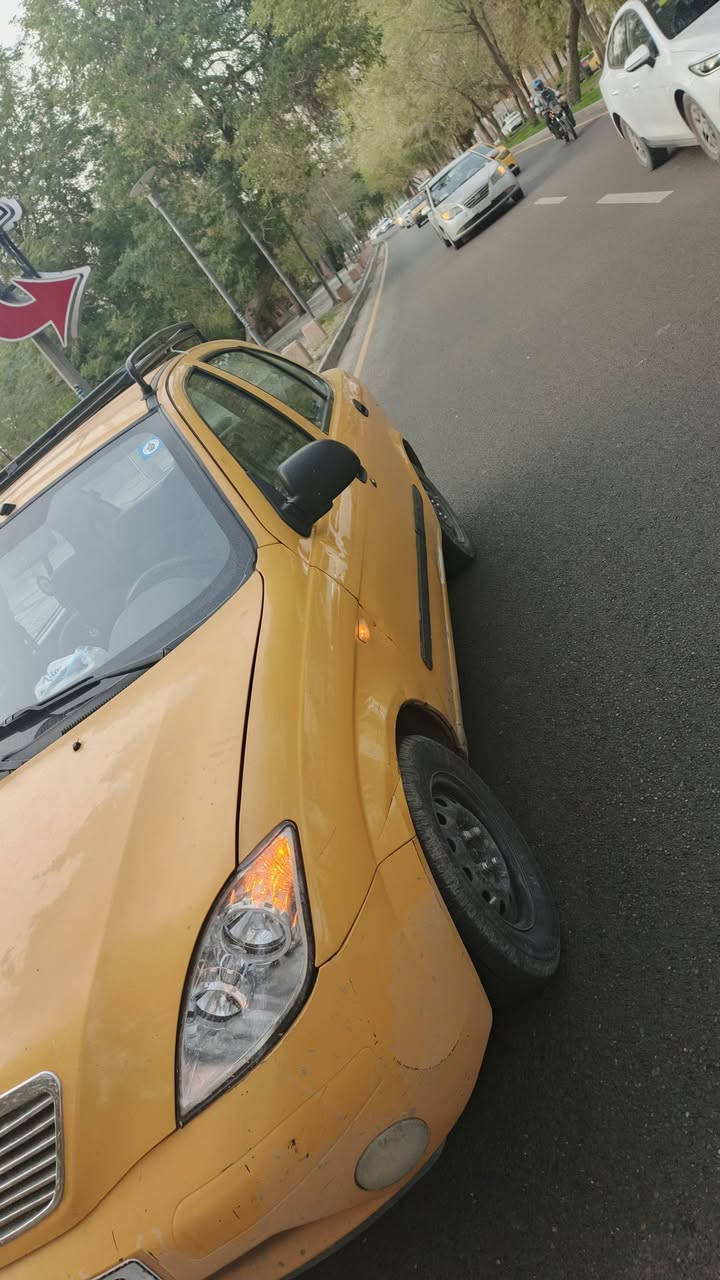 السلام عليكم سياره طيبه موديل 16 صدر نص عمر السياره كفاله بيها طخات بسيطه رقم انجليزي كير ومحرك خير من الله الاستفسار عن رقم ***********
