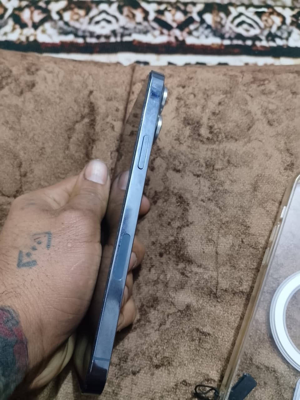 سلام عليكم ايفون ١٣برو ماكس بطاريه ٨٥بلادي جهاز حلو ما داخل صيانه ولا مفتوح ذاكره ٢٥٦ مكاني بغداد الكماليه سعر راسل واتساب ودلل رقم*********** واتساب
