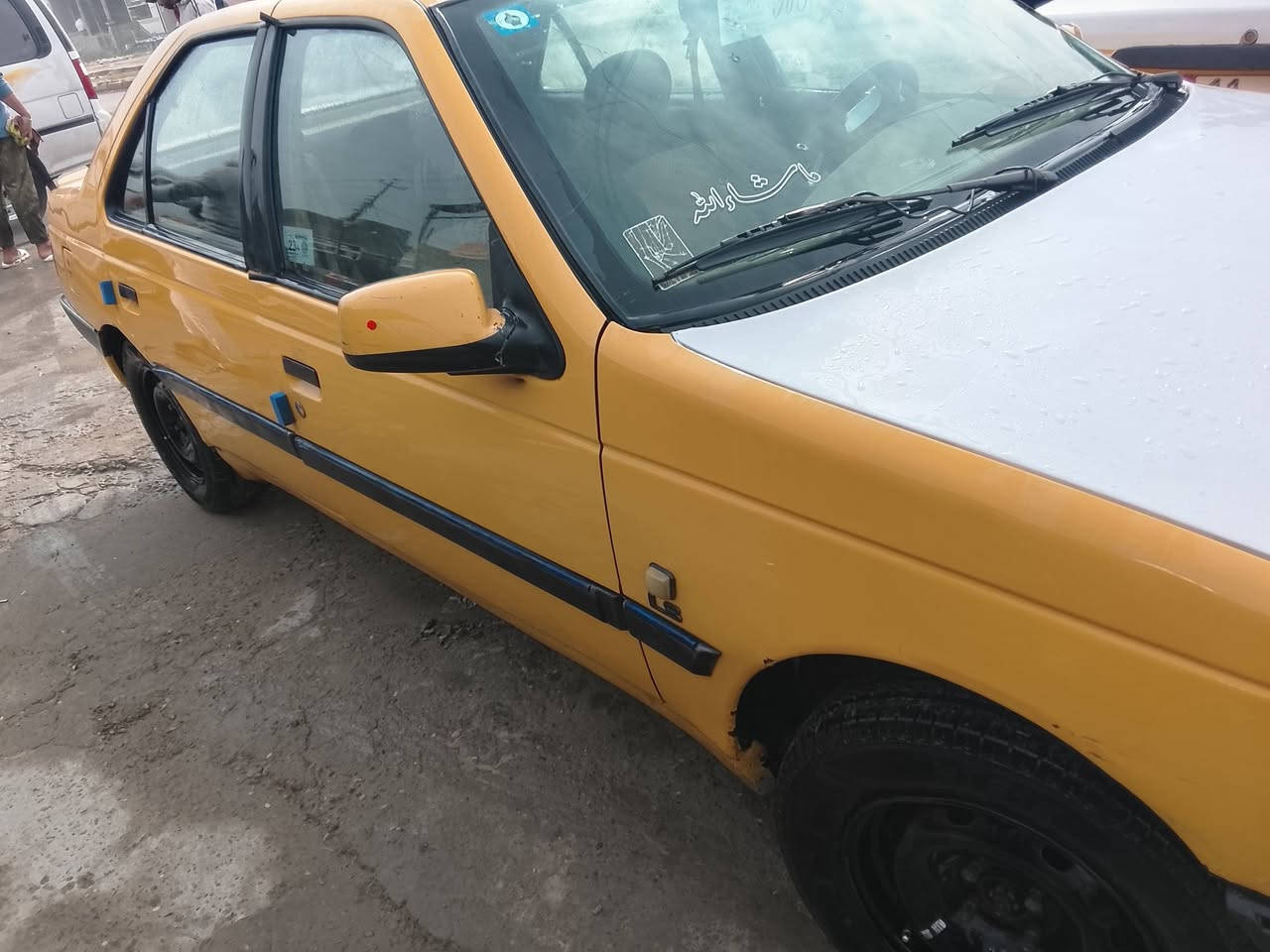 سلام عليكم بيجو اكد 2016 كلج جديد صدر أمام تخم تايرات باتري جديد بيه شويه نقوصات رايده 32وبيه مجال قليل ***********رقمي
