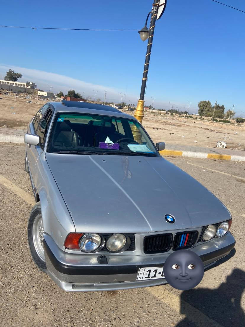 السلام عليكم ورحمه الله
للبيع او المراوس بسوناتا 2010 / 2009 حصراً 

 بي ام دبليو 525 اصل وارد الماني موديل 1992 مسكر 

صبغ عام جمالية بدون حادث شواصي نضيفه السياره بدون خياس ☪️

…

…

رقم بغداد  دولي جديد  سنويه ل 2029 + تحويل مباشر ✅

ويل خليه بلادي ✅

دعاميات M 

منظومة بانزين تخبل مناقصها شي

 سلايت شغال 

مسجل شاشا اصلي 

تدفئه 🟠

تبريد ثلج نقص غاز ✳️

غرفة كاملة جديده جلد اسود  ✔️

4 جام اوتو ✔️

تحكم مري اوتو✔️

دبل ايرباك 

محرك بشرط✅

كير اوتو بشرط✅

حداديه جديد✅

تايرات نضيفه ✅

باتري جديد✅ 

اكسل جديد بلادي ☑️ 

انطلاقيه وشلعه خير من الله 

ادامة وتعمير كامل جديد ع سياره متعوب عليها مال جناي مو شراي بياع 

اخوان السيارة كاملة واحلى من صور امانه وحياكم الله جميعاً 

السعر / 68بيها مجال

مكانها سامراء المقدسة / 

الهاتف  /‭٠٧٨٢ ٧٣٢ ٠٠٨٦‬
