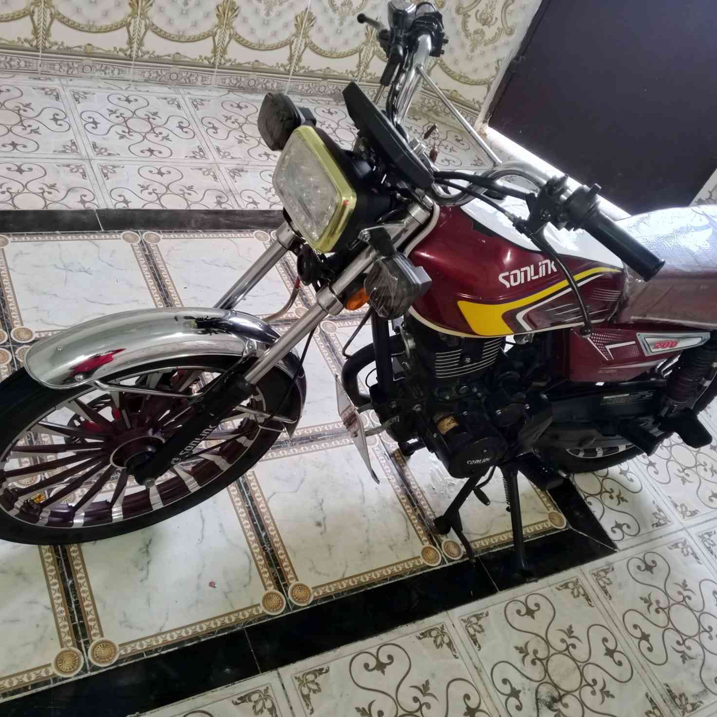 السلام عليكم دراجه ايراني للبيع موديل 2025
محرك200 اوراق  الدراجه خير من الله مكينه ماممدود عليهه سبانه دراجه كفاله عامه من كلشي  السعر 700وبيهه مجال مكاني بابل محاويل   الرقم***********
