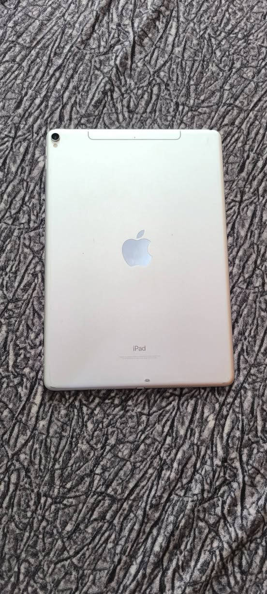 السلام عليكم

ايباد 10.5 برو 4 سماعات ذاكرة 64 بطارية 92 بدون كارتونه شاحنه موجودة  مفكول من كلشي + حساب ببجي  مستوا 86 قيم و اخذ


**إذا كنت صاحب هذا الإعلان وتريد حذفه لأي سبب، رجاءا أرسل رسالة إلى الدعم الفني**