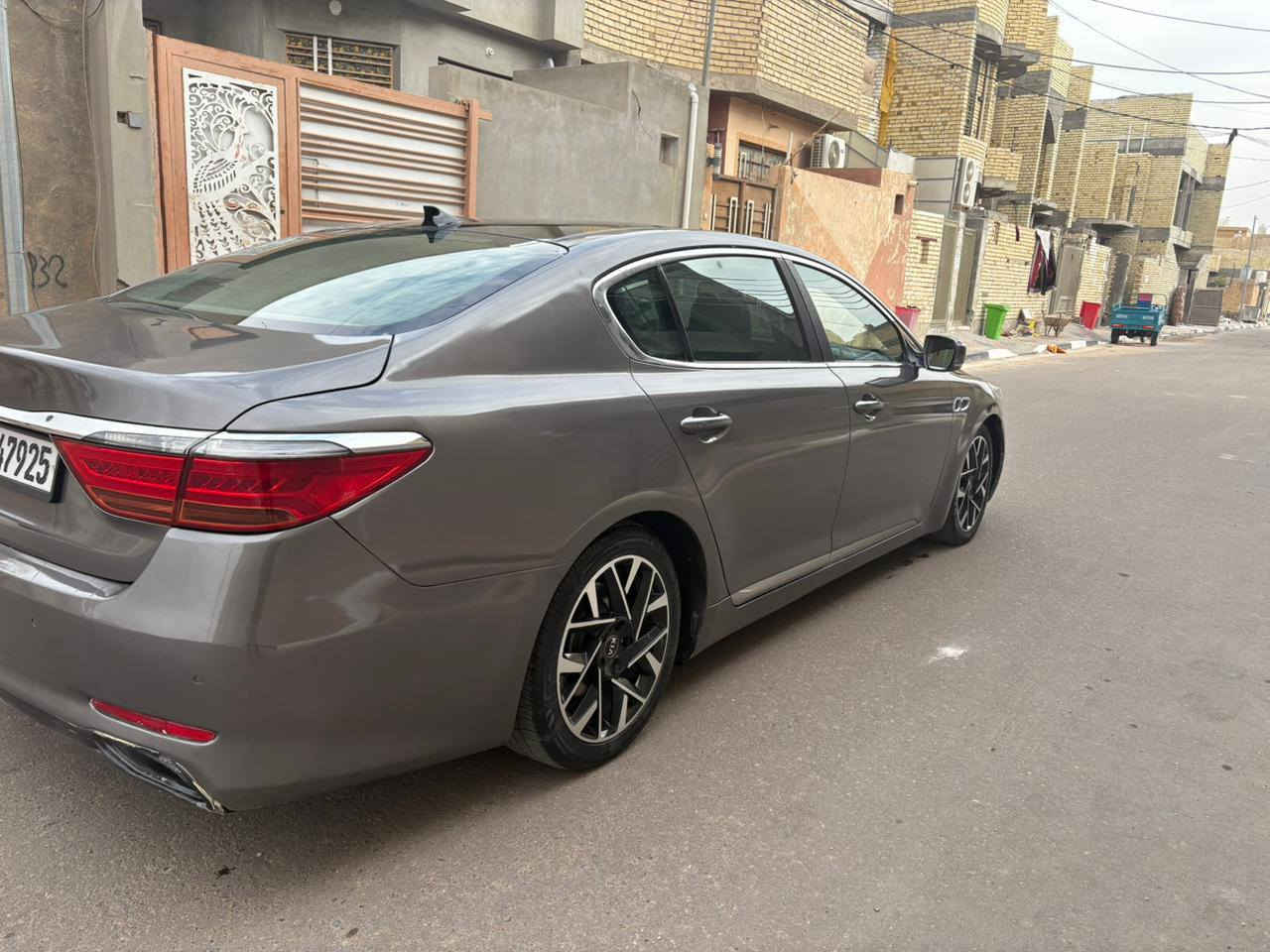 لسلام عليكم كيا كوريس(k900) وارد أمريكي موديل 2015 معلاية أصولي 2019 رقم بغداد إنكليزي تحويل باسمك السيارة مصبوغة عام مكفولة من الكص وكير ومكينه لون رصاصي غير محدد قريب الإسمنتي مواصفات فول الفول تحكمات كشنات وتدليك خلفي وامامي تبريد وتدفئة بلكشنات أمامي وخلفي مرايات شفط هيتر ترحيب عند الاقتراب تقديم، الكشن والاستيرن عند قفل وفتح البصمه بانوراما بصمة أربع بيبان جنطه شفط شاشه دواخل عسلي السيارة جاهزة العينه گلوب ما مشتغل بيها حساسات كلها شغال كامرة اماميه وخلفية وانارة داخلية وهواي مواصفات *********** سعرها ب٩٠ورقة وسيارة حلوة الله شاهد ومرتبة كربلاء, العراق
