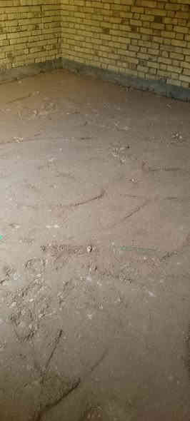 السلام عليكم ورحمة الله 
مستعدين للعمل في كافة البيوت عملنا يتضمن
تنظيف البيوت من الانقاض وقلع الاتربة 
دك الارضية بالقفاز 
تربيع البيوت
فرش السبيس والحدل 
رقم الهاتف ***********
العنوان ناصريه مركز والاقضية القريبة منها
