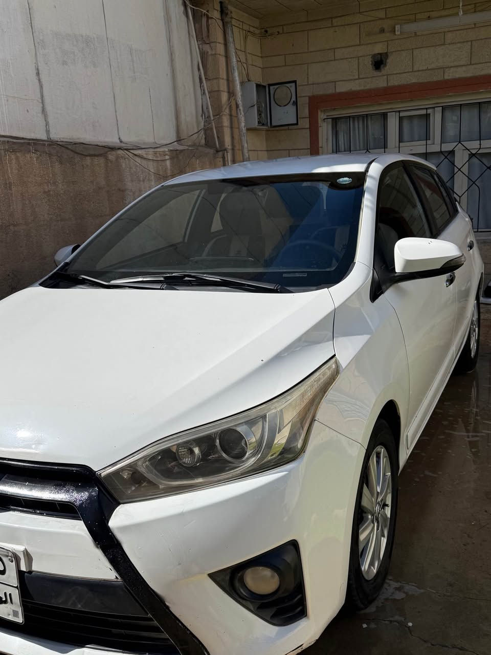 تويتا يارس موديل 2015فول فول كواية فات مةكينة گةورة دوو پارجيةي بوياخة دوو جي ساردة كوتة*********** Singapore
