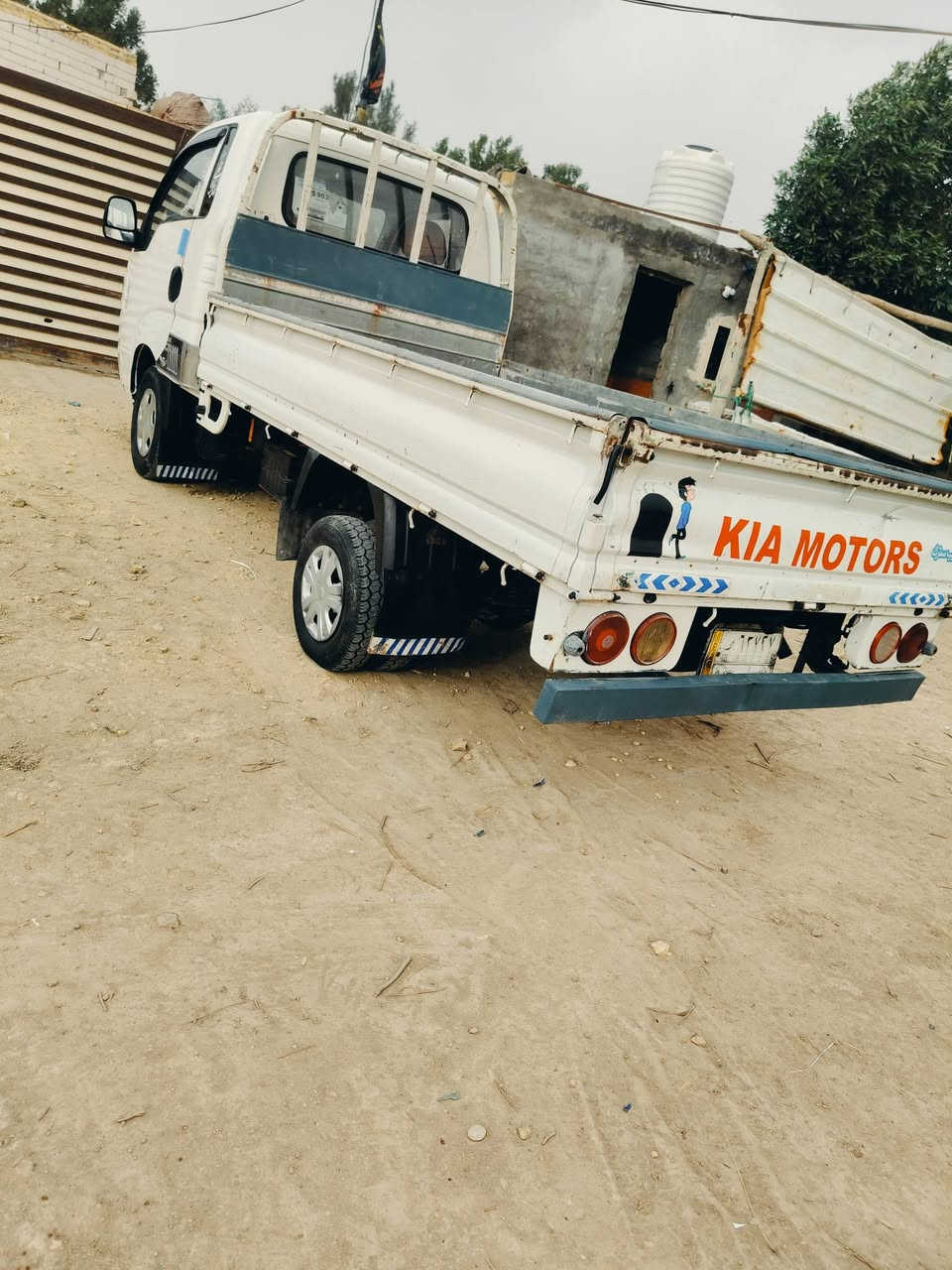 يا الله سلام عليكم سيارة للبيع كيه بنكو حمل موديل 2017
رقم بصره تحويل مباشر سنويه مجدده لل 2029 مشروع وطني 
سيارة جاهزة مكفوله من صبغ مكينة 2700 جديده 
مكينة وكير واكسن مكفولات شرط حداديه جديده تخم تايرات جدد 
كهربائية من طول للطول شغاله مكفوله كفاله عامه من الضربة والخياس والصبق بلاد العنوان ذي قار سعر 107 ورقات وبيه مجال 
*********** اكثر ستفسار تصل مكلف بلنشر 
***********
