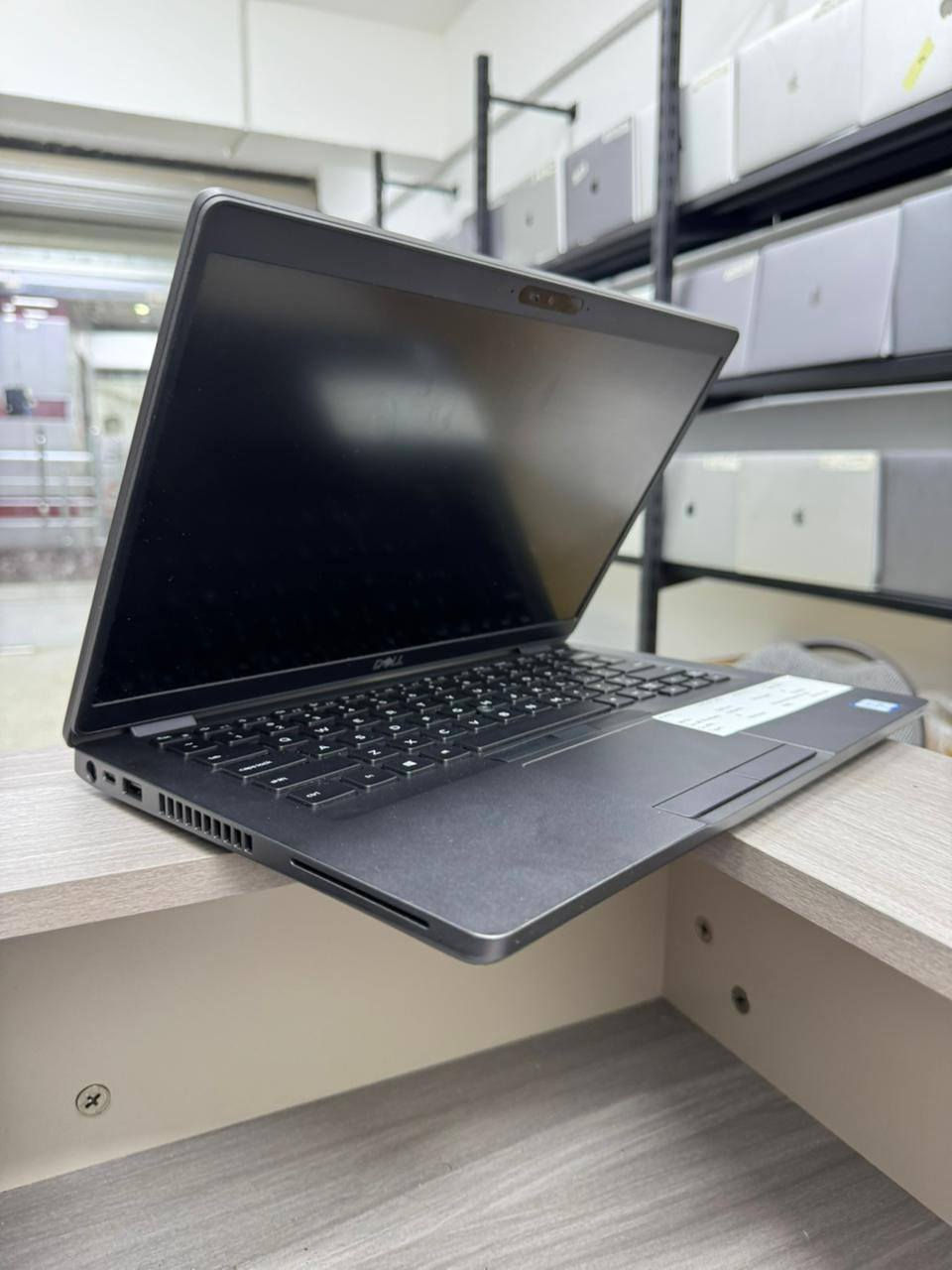 يتوفر لابتوب  سلم خفيف الوزن  يستخدم للدراسة للطباعة للتصفح للطلاب والموظفين واساتذة الجامعات نظافة ١٠٠٪
Dell
Cori5 جيل الثامن
Ram 8
Hard 256ssd
حجم الشاشة 14 انج
الملحقات شاحنة وحقيبة وماوس
للاستفسار مراسلة الصفحة أو وتساب ***********
يوجد خدمة توصيل داخل وخارج بسماية
