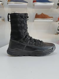 بسطال نايك اصلي اورجنال ▪️قياس 42---26.5 cm طول القدم  👟 طبي وزن خفيف ...