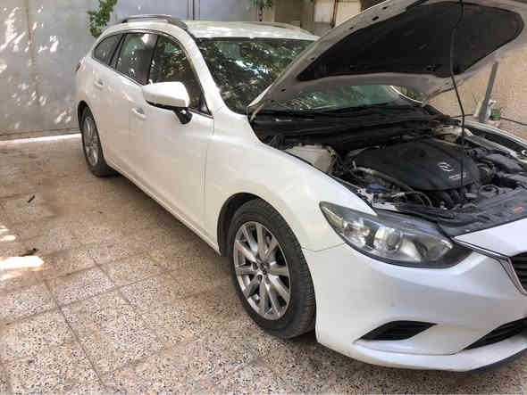 سلام عليكم 
للبيع 
مازدا زوم 6 موديل 2015 رقم اربيل باسمي خليجي محرك 2000 ستيشن لون ابيض بيه صبغ باب اليمين اثر شخط والصورة قبل الصبغ موجودة وبيه تعديل بارد باب خلف السائق تحكم ستيرن جهتين وشاشة وبصمة مسويله ادامة كاملة منظومة البانزين وتحديث العقول سنوية حديثة 
السيارة بدون اي نقص محرك كير تبريد كله مكفول 
السعر 128
موقع السيارة بغداد الغزالية
للتواصل ***********
مهندس مصطفى بغداد
