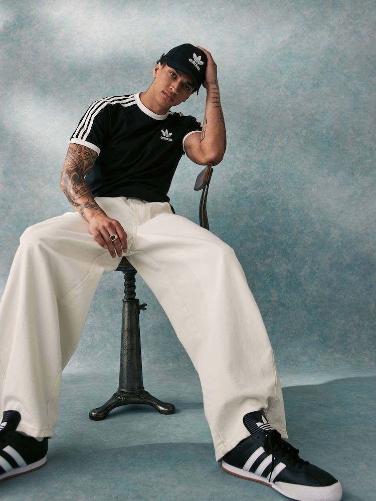 اديداس 🔥💣 
قياس m
للطلب والاستفسار مراسلة البيج 
اصلي لا نتعامل بالكوبي 
نضافة 💯💯 
يتوفر توصيل من شمال إلى جنوب العراق 
#اديداس #اكسبلور


**إذا كنت صاحب هذا الإعلان وتريد حذفه لأي سبب، رجاءا أرسل رسالة إلى الدعم الفني**