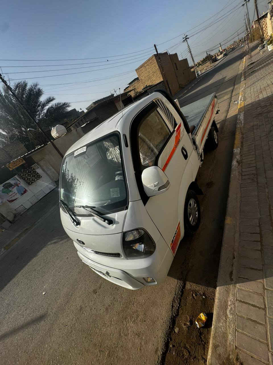 البيع كيا حمل الموديل 2018 كفاله عامه رقم انكليزي واسط السياره شخط مابيه جديده حيل العنوان واسط الصويره السعر 121 وبيه مجال ولمو شراي لا  يتصل ***********
