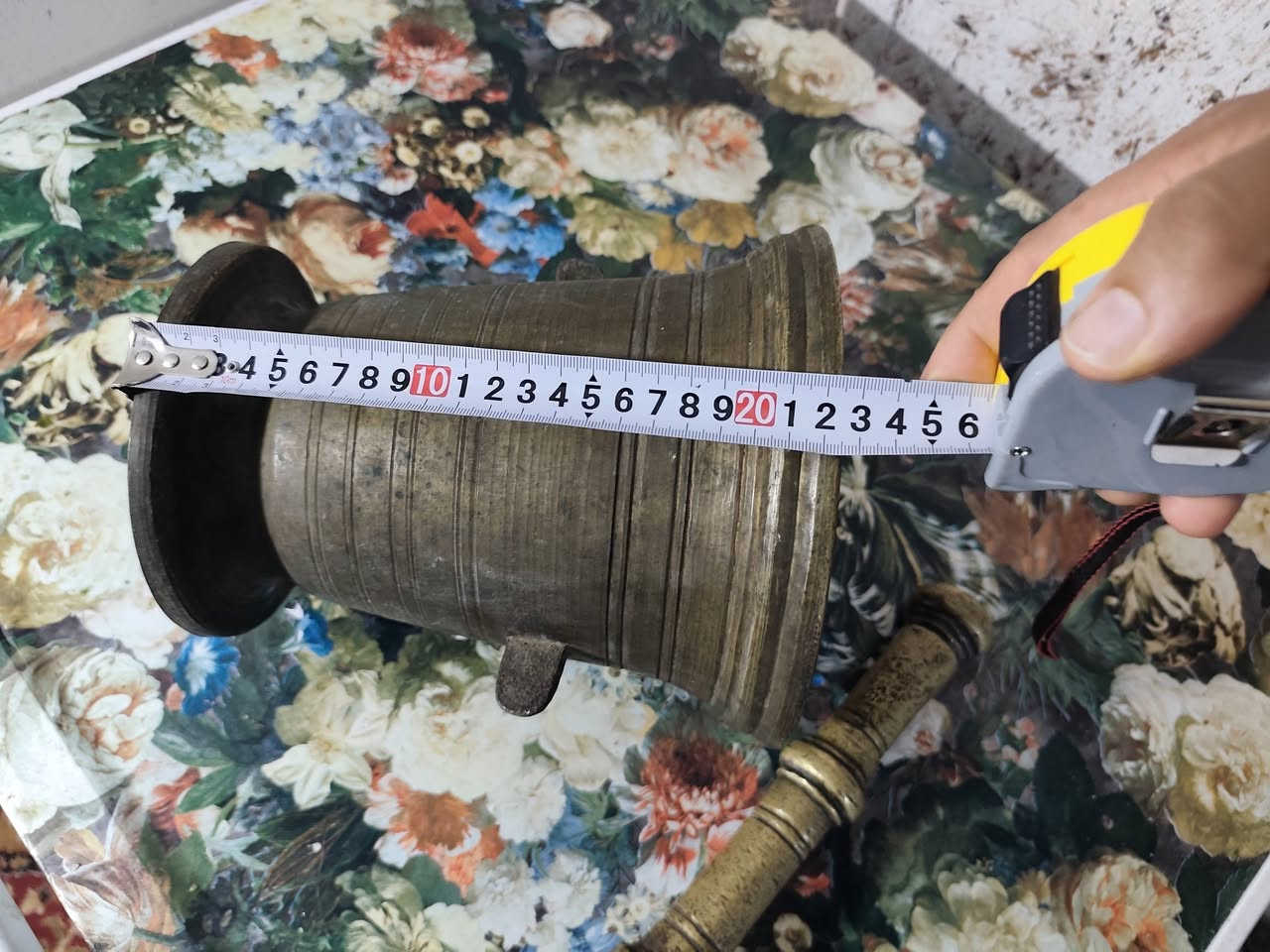 هاون من نوادر ارتفاع 22ونص سم ويده 34سم سعر خاص ***********
