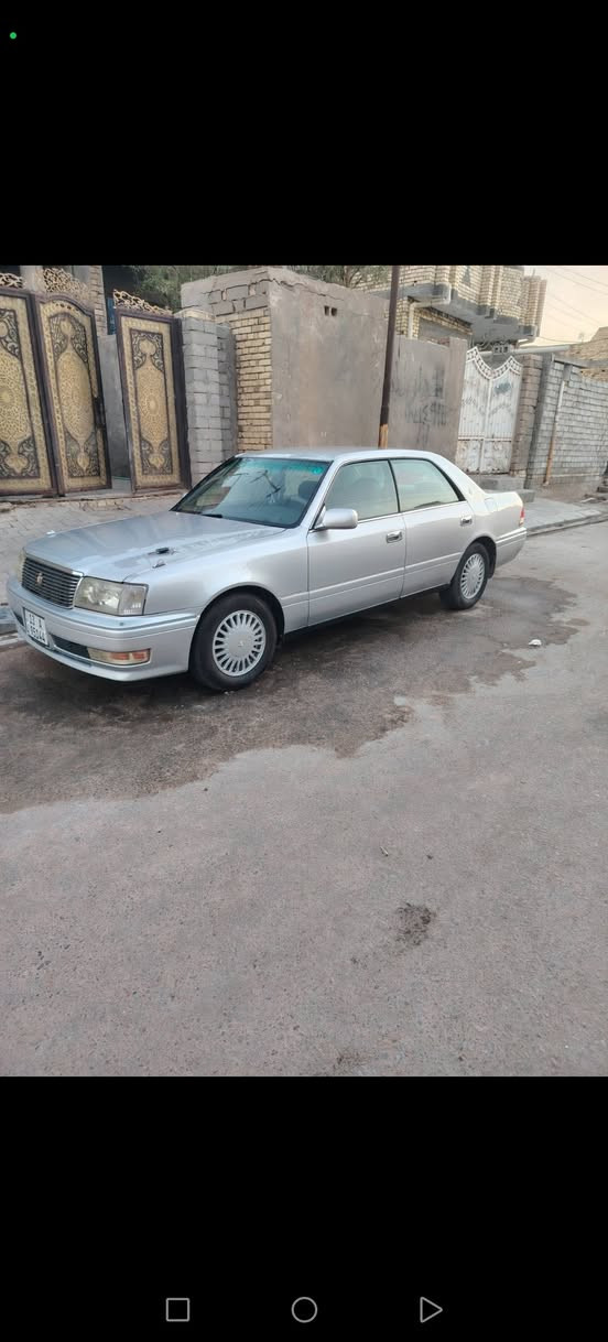 سلام عليكم _تيوتا كراون رأس الثور موديل 2000 السياره رقم ميسان بسمي رقم نكليزي محرك فيفيتي تبريد شغال  ***********
