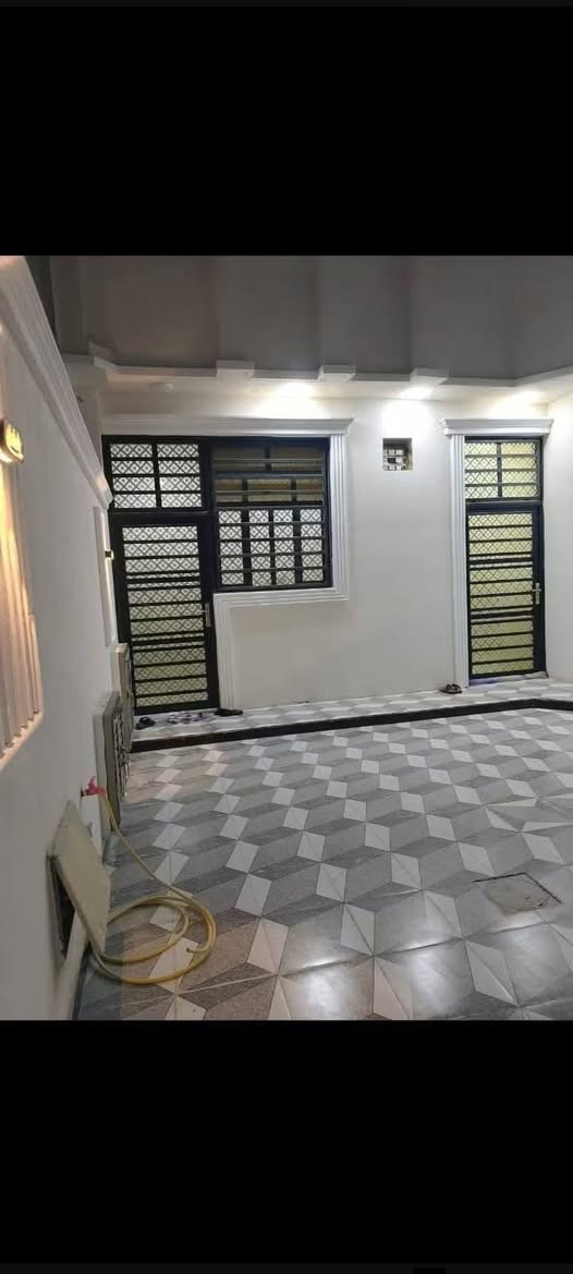 🏡 للإيجار في السيدية
بيت 200 م 

💰 الإيجار:350 ألف دينار (قفل).

📞 للاستفسار:

***********
