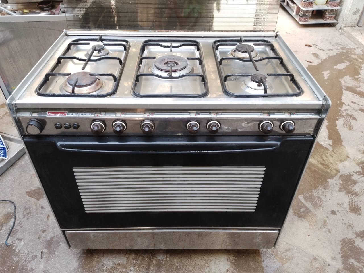 طباخ إيطالي للبيع العنوان موصل باب جديد قرب صيدلية الغانم*********** /***********
