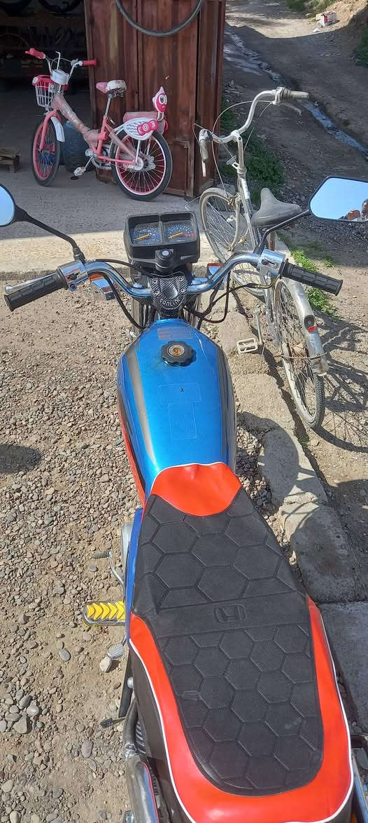 السلام عليكم
مكلف بالنشر 
نامه للبيع 
محرك موديل ٢٥
رقم صاحبها 
***********
