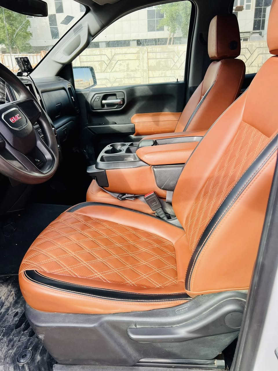 السلام عليكم
جمسي سيرا موديل 21 سيارة جاهزة ونضيفة
ماشيه 107 الف كيلو
العنوان سماوة سعرهة 250وبي مجال
رقم الموبايل ***********
