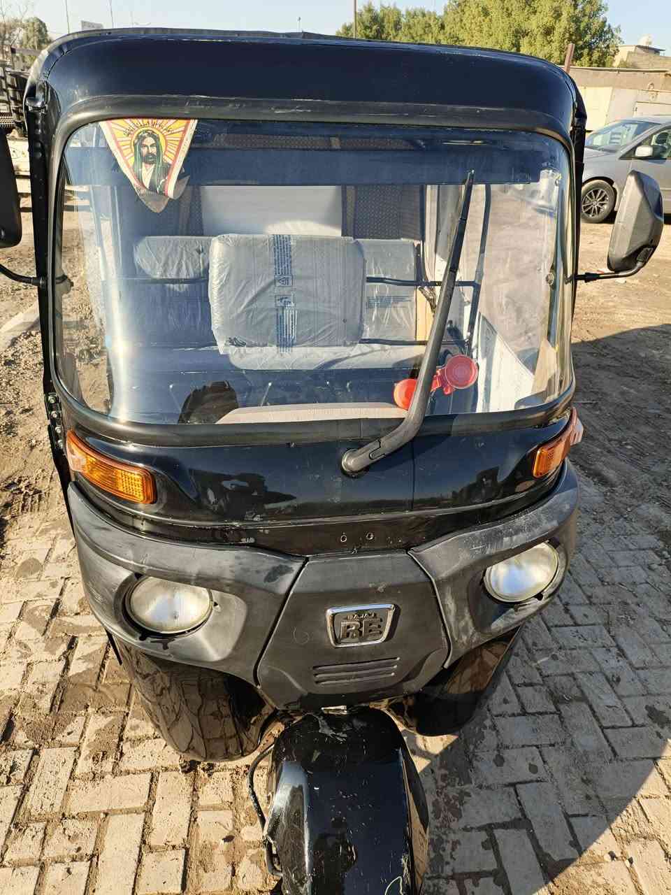 سلام عليكم خوان تكتك ثنين وعشرين الون اسود مكينه بوشه وبستم سنويه ارقامها مامستلمهن بل مرور شوتك متريد روح استلمهن راعيها يريد يحول السعر خاص ***********
