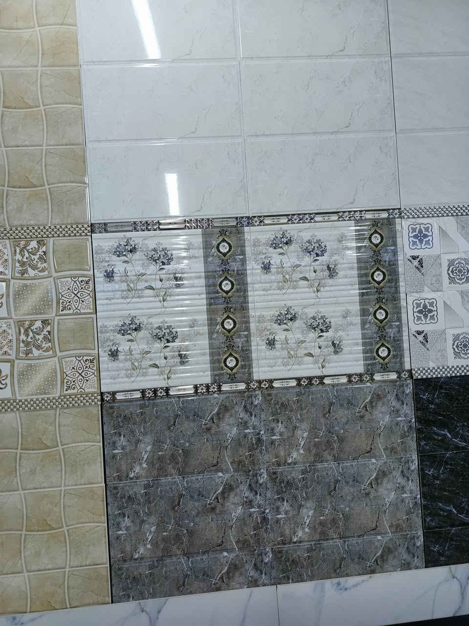 تم وصول ارضيات+جدران درجه أوله العنوان الصويرة تقاطع حي الزهور استفسار ***********/***********
