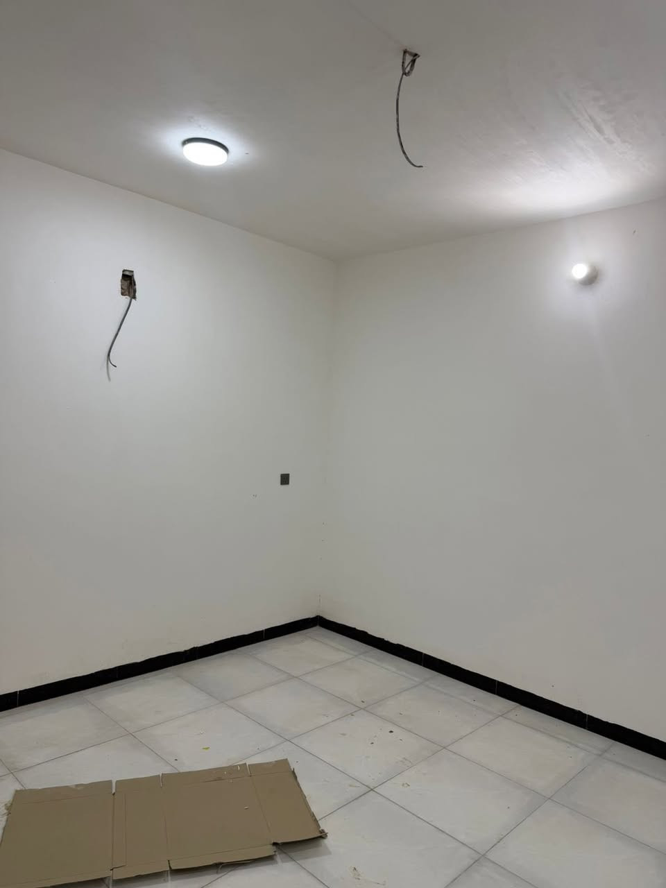 مشتمل للايجار ب هكتاريا وشعار ٥٠ متر 
هسه طالعين منه العماله جديد 
تفاصيل اكثر اتصل ع رقم ‭٠٧٧٥ ٣٨٠ ٣٥١٢‬
