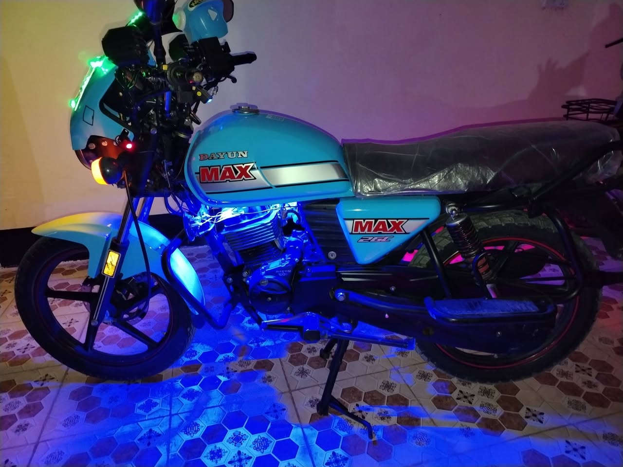 دايوان موديل ٢٣ دراجه جديده بمعنى الكلمه ماشيه ١١ الف حقيقي عل وضع شركه رقم ديالى باسمي تحويل ثاني يوم عنوان ديالى بعقوبه ***********
