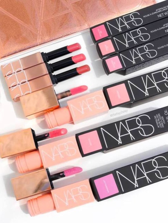 بلاشر نارس الجديد 💘
بلاشر نارس كريمي - اورجازم:
احمر خدود سائل وخفيف على البشرة يمنحها لونا طبيعيا بلمعان خفيف.
تركيبته سهلة التطبيق والدمج بلون يدوم طويلا.
مكوناته تحتوي على زيوت المونوي والتامانو المعروفة بالرطوبة لتزيد من ترطيب بشرتك.
طبقيه قبل او على احمر الخدود البودرة لتعزيز اللون.🤭♥️♥️♥️♥️


**إذا كنت صاحب هذا الإعلان وتريد حذفه لأي سبب، رجاءا أرسل رسالة إلى الدعم الفني**