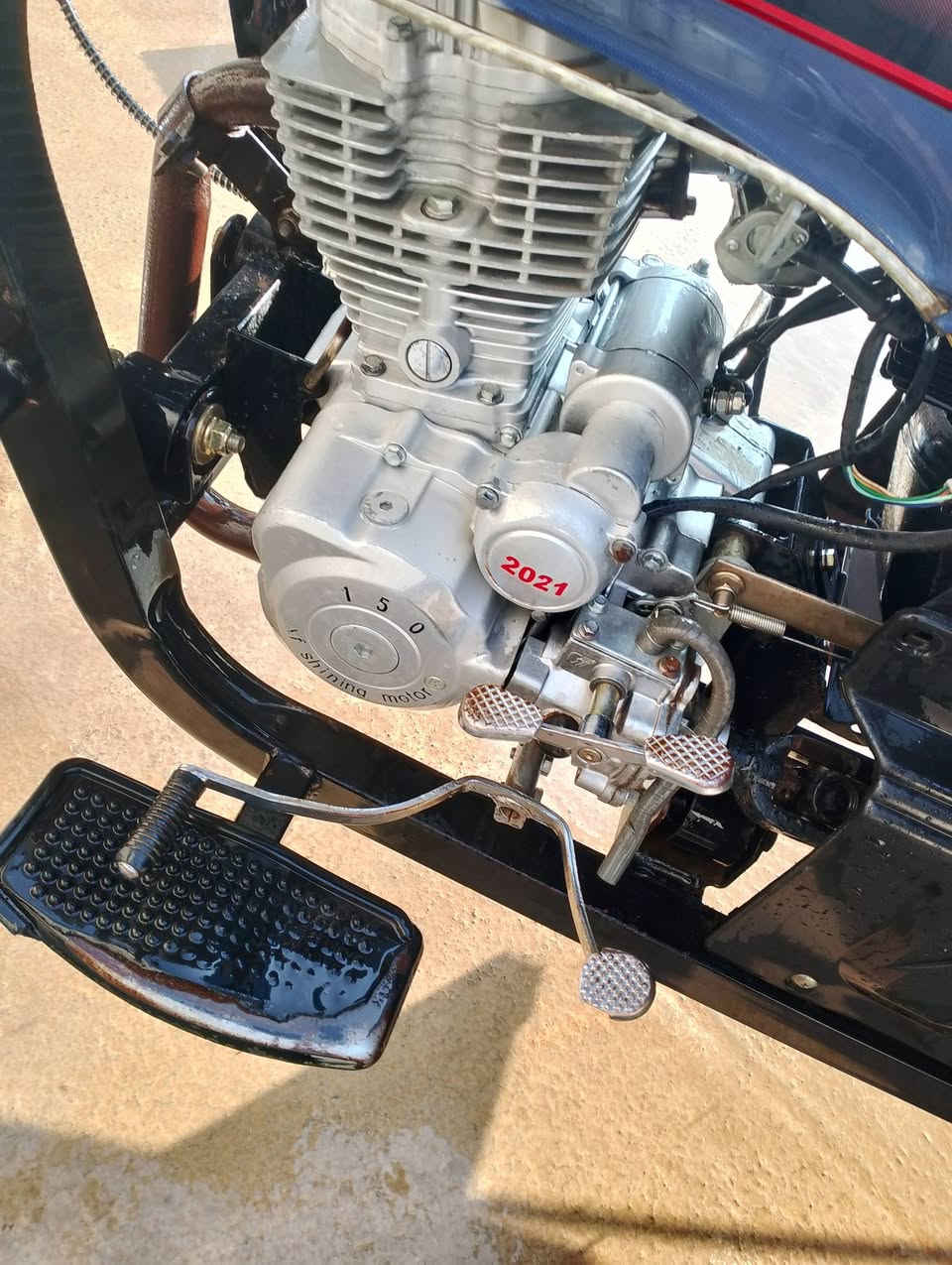 سلام عليكم ستوته للبيع محرك شرط شاصي شرط منفيس موجود وايرمنيه شرط كلها شغاله محرك شركة ما مفتوح حجم 150/ السعر مليون و500و50بيها مجال قليل


**إذا كنت صاحب هذا الإعلان وتريد حذفه لأي سبب، رجاءا أرسل رسالة إلى الدعم الفني**