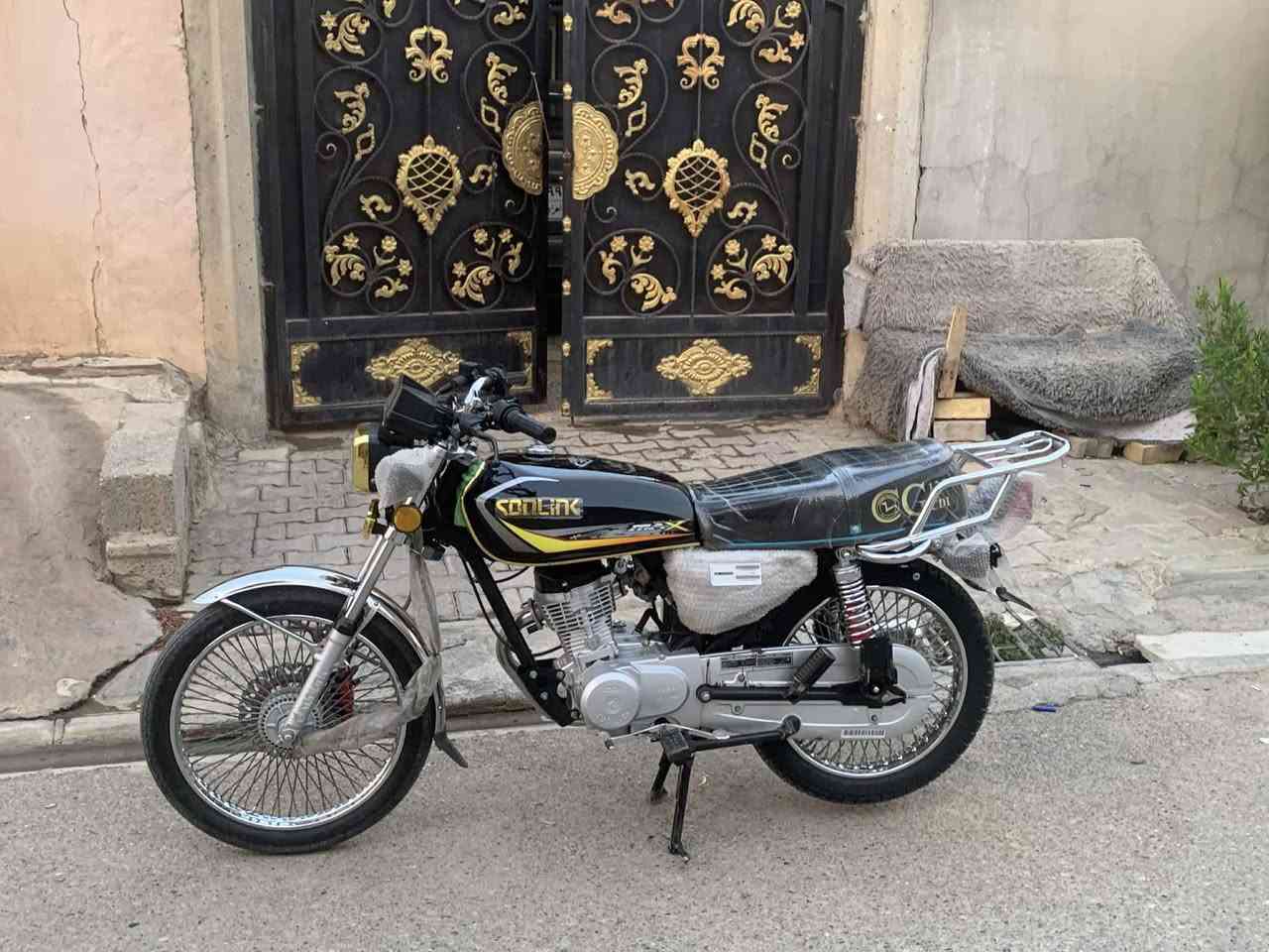 سلام عليكم للبيع. سونك باب اول كبس ما مفتوح موديل ٢٤ سعرها ٦٢٥وبي مجال مكاني كركوك اسرئ مفقوين خاص متواجد رقمي *********** منفيس موجود
