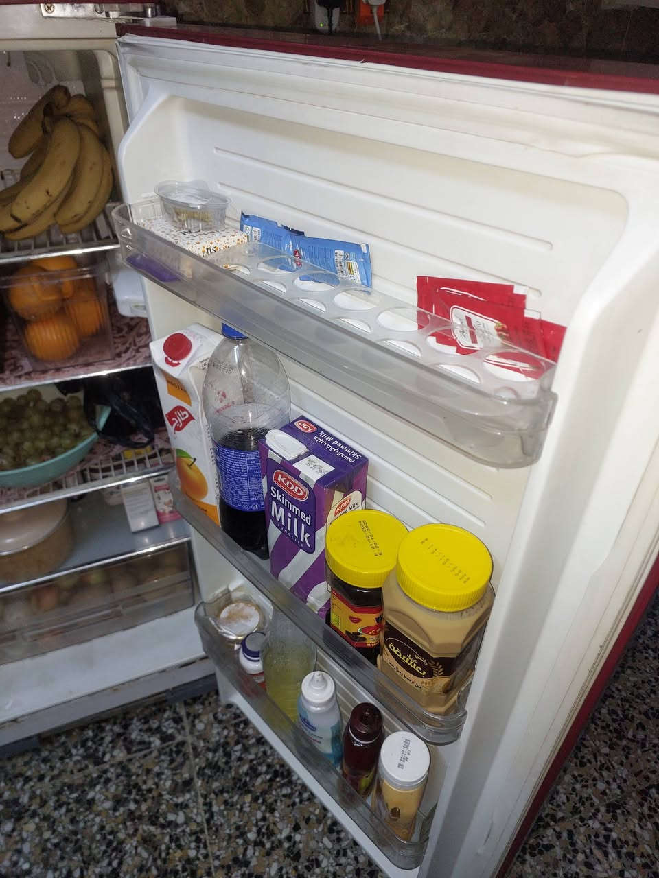 ثلاجه للبيع مكاني سبع قصور سعره 200 الف ***********
