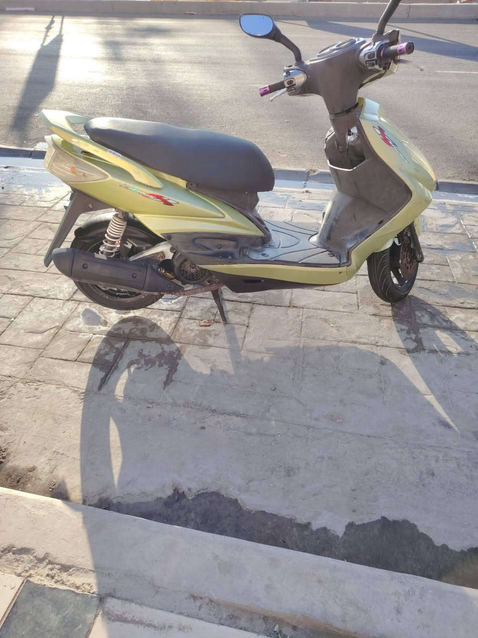 سكنس فحل نوزل كله شغالة مانقصهة شي محرك اخرس كهربائية كلهة شغالة سلف وهندر درجة كلش نضيف سعر 725 وبيه مجال مكاني بغداد حي اور ***********
