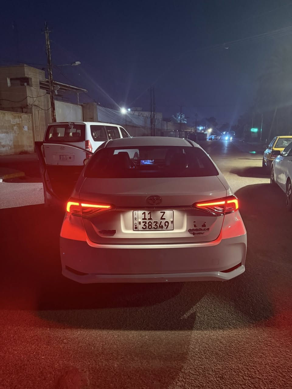 السلام عليكم كورلا هايبرد 2025 ماشيه 23السياره كلشي مابيه مابيه اي نقص جديده مكاني بغداد سعره 154
***********
