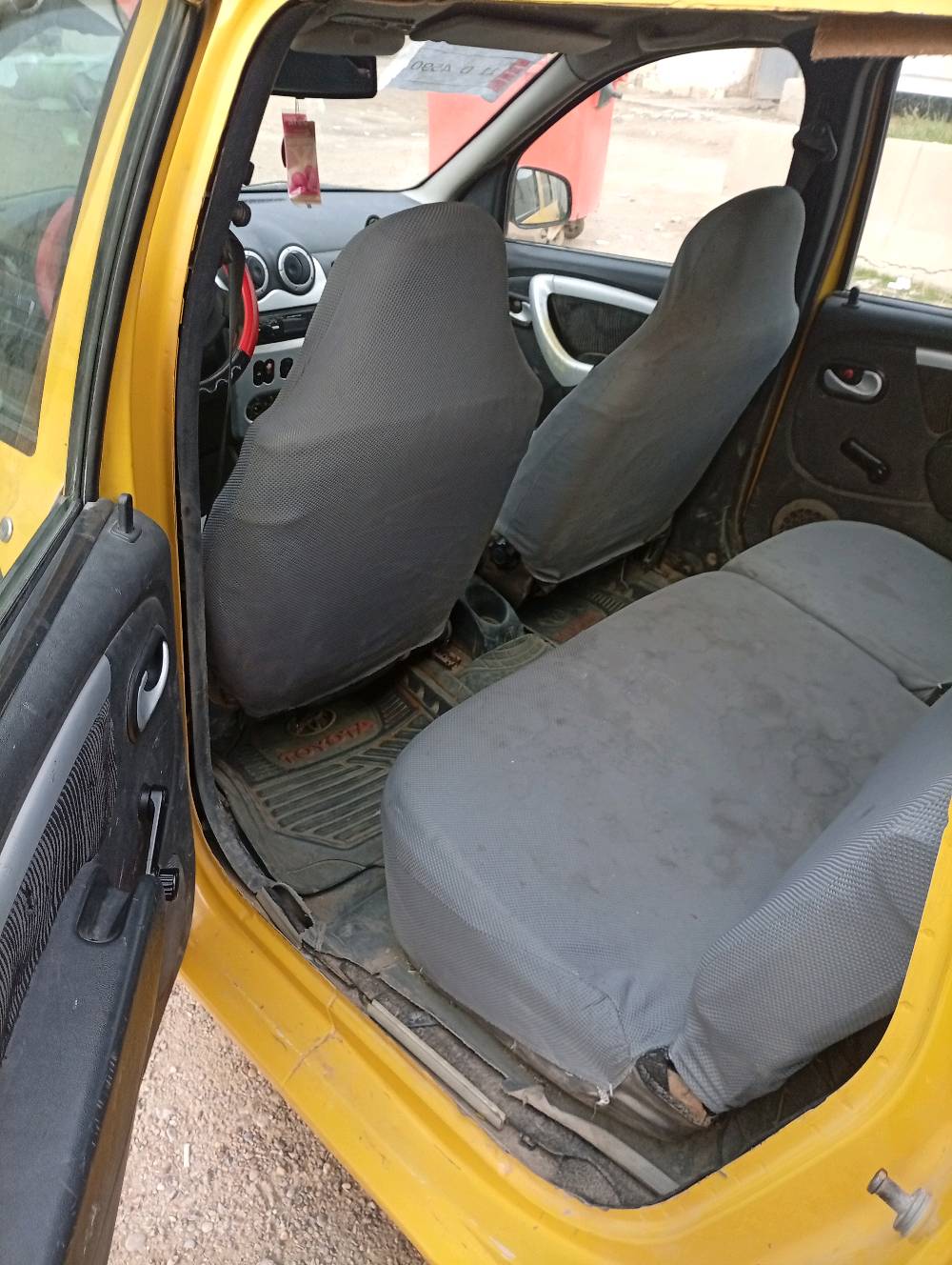 سلام عليكم رينو2010كيرمحرك خيرمن الله بيه طخطخات ظربه قويه مابيه تبريدنقص بواري وراديترصدره نص عمريرادله دوشمه 