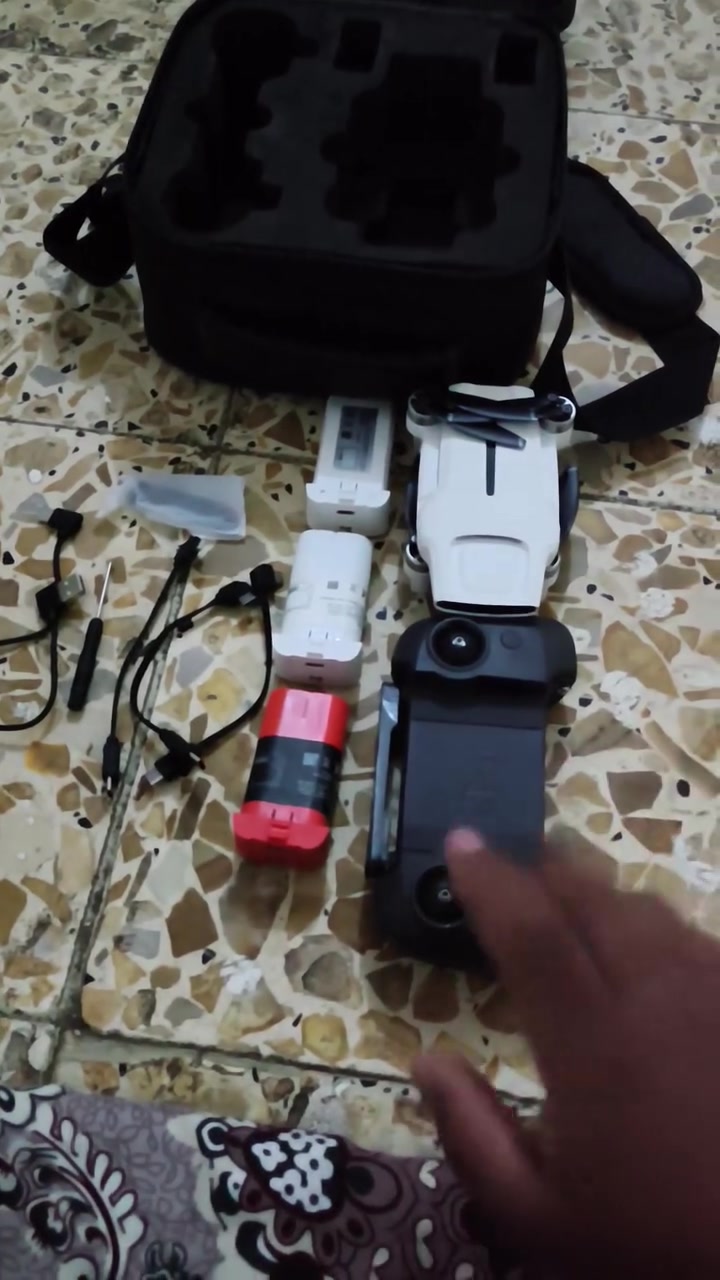 السلام عليكم الدرون fimi x8 mini السعر 340 توصيل ما عندي مكاني كربلاء مستشفى التركي

نظيفه کلش ***********
