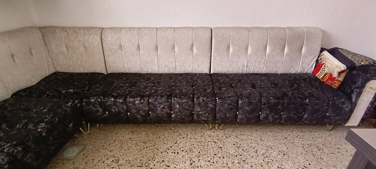 ديوان للبيع نظيف 
السعر ٣٧٥ الف


**إذا كنت صاحب هذا الإعلان وتريد حذفه لأي سبب، رجاءا أرسل رسالة إلى الدعم الفني**