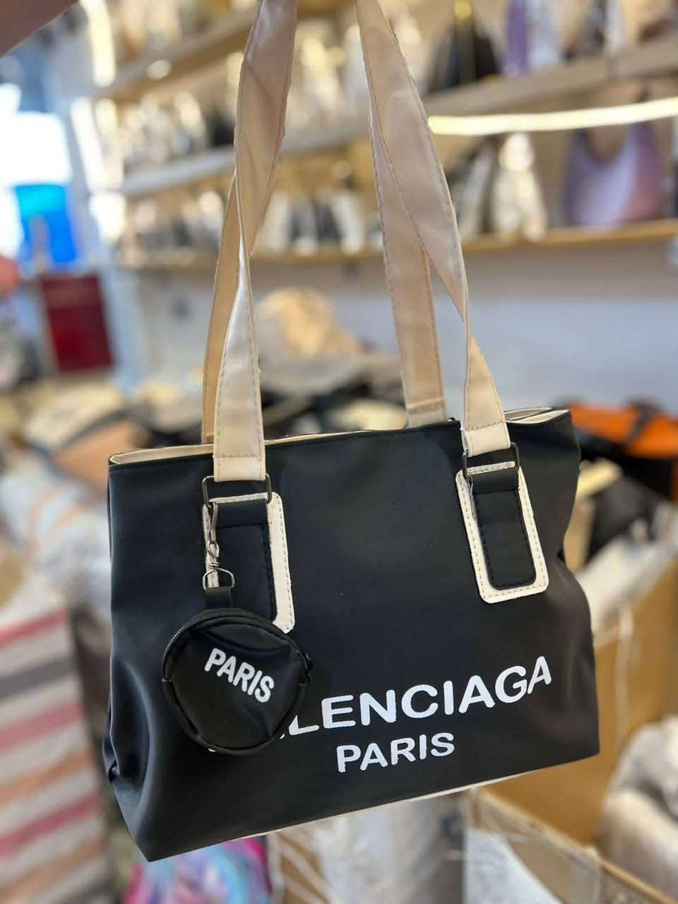 عرض خاص توفرت الحقائب 
السعر/( ٤٠٠٠ )/ ألف دينار فقط 
مجمع الفلاحية للتنزيلات العنوان محافظة واسط منطقة الفلاحية شارع المركز يتوفر خدمه توصيل داخل الكوت وجميع المحافظات


**إذا كنت صاحب هذا الإعلان وتريد حذفه لأي سبب، رجاءا أرسل رسالة إلى الدعم الفني**