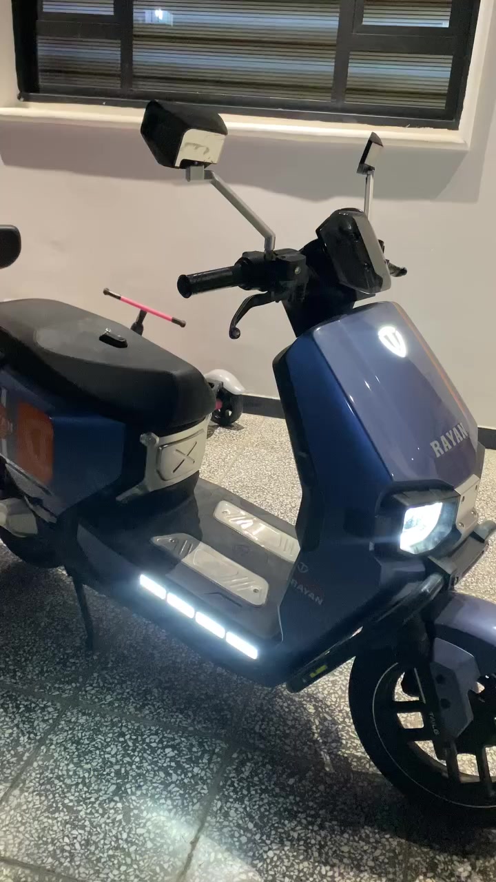 دراجة شحن ريان 25فول مواصفات
لايت لد 

3 نمر 

اوتو بارك

مثبت سرعة

نضام الاعطال يطلع بشاشة

ست بطاريات

وياها بصمتين

تمشي بلشحنة من75كيلو الى80

 بغداد*********** 

السعر 950

بيهة شخط وفطر بلحامة اليسرة بس
