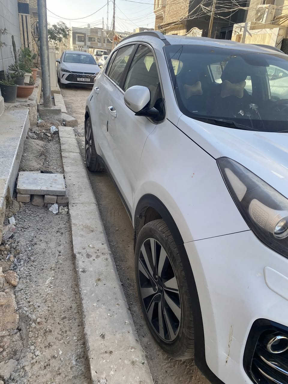 السلام عليكم
سيارة سبورتج كيا موديل ٢٠١٧ 

وارد خليجي 

اشارة بالمري 

مري شفط 

تحكمات ستيرن
***********
