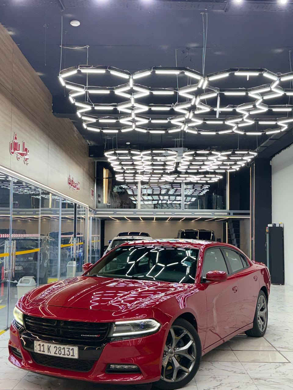 السلام عليكم دوج جارجر.موديل 17 رالي فول موصفات 
السياره خليجيه وكاله المنصور
فتحه سقف 
عداد. 260
شفتات بل ستيرن 
كراسي حضن 
حساسات خلفي
دمام بل صندوق باين 
حساسات جانبيه 
نقطه عمياء 
دوخل ذكي ترحيب 
اوبعد بيه موصفات 
ماشية 74  حقيقي 
بسمي تحويل ثاني يوم
مكان السياره بابل 
رقم الهاتف ***********
