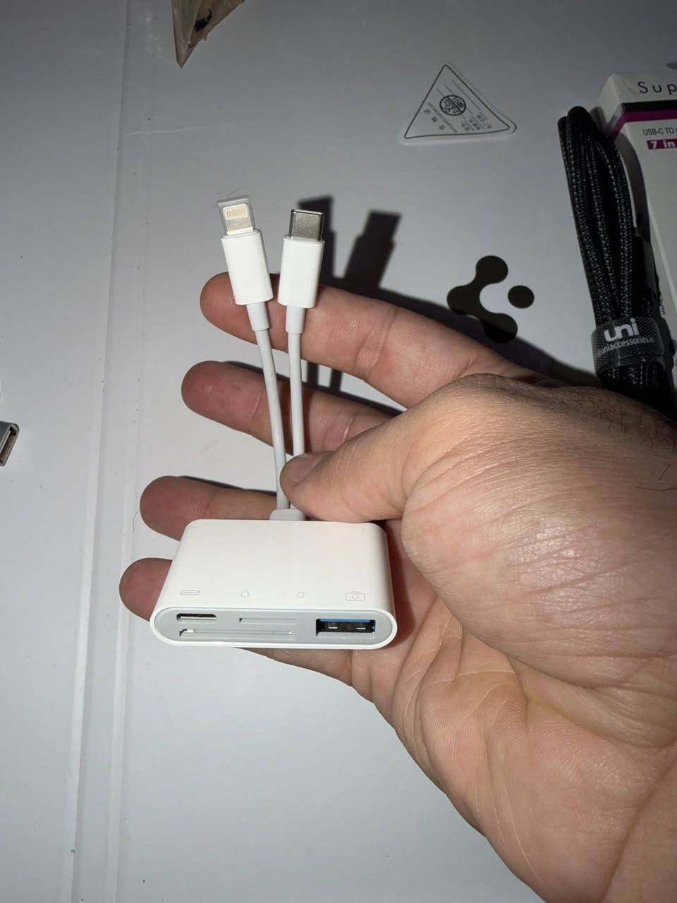 ادبترات متنوعه 

Vonxite 7-in-1: يحول منفذ الـ Type-C في جهازك 
إلى 7 منافذ (HDMI 4K، فلاشات، ذاكرة، وشحن

محول أيفون وتايب سي: لتوصيل الفلاشة أو الكاميرا مباشرة بالموبايل ونقل الصور والملفات بسرعة.

كيبل HDMI 4K (مجدول): لعرض محتوى موبايلك أو اللابتوب على الشاشة مباشرة بجودة عالية جداً وخامة قوية.

وصلة تقسيم: لشحن الموبايل واستخدام قطعة أخرى في نفس الوقت.


**إذا كنت صاحب هذا الإعلان وتريد حذفه لأي سبب، رجاءا أرسل رسالة إلى الدعم الفني**