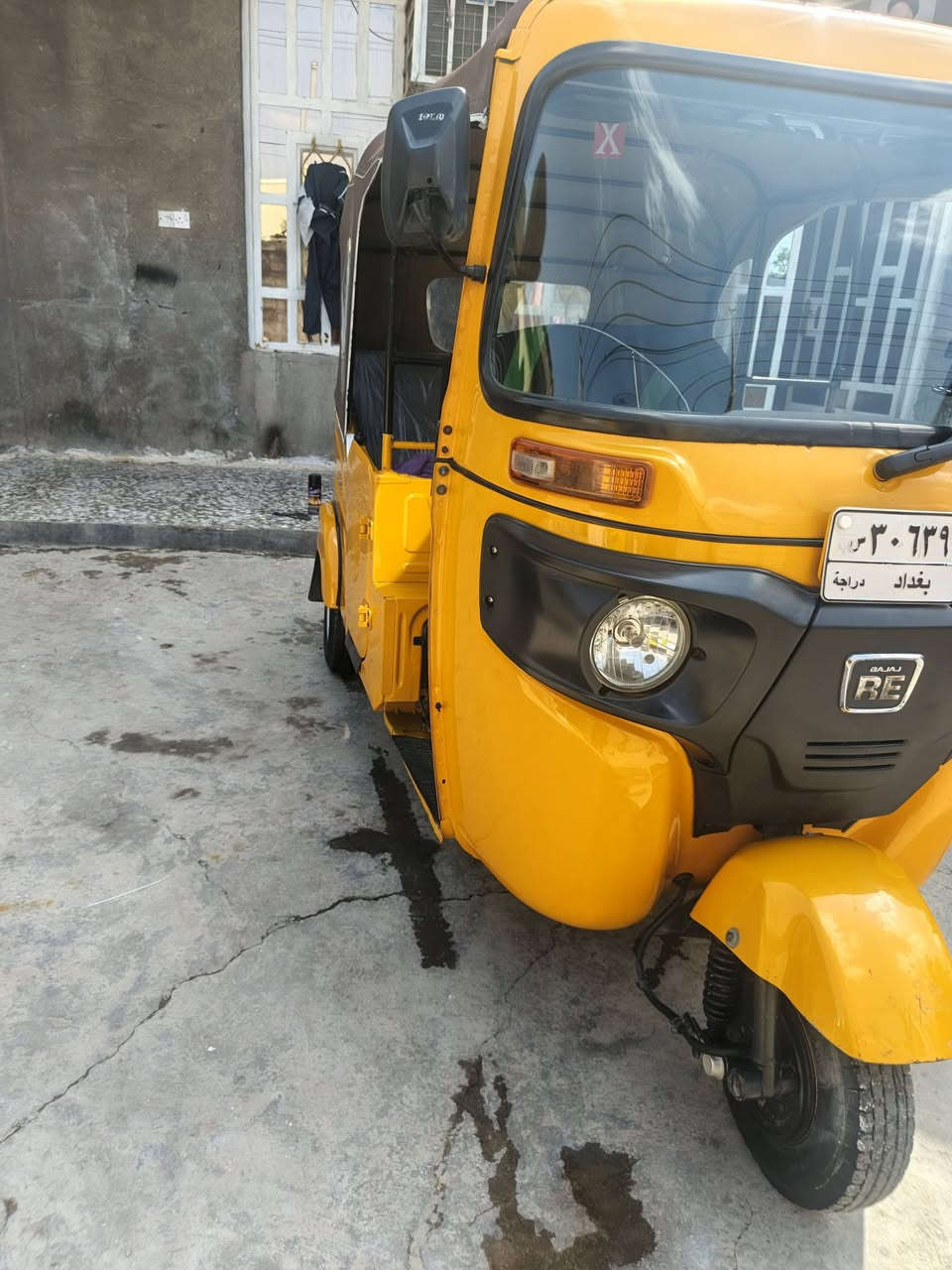 سلام عليكم تكتك البيع
مديل ٢٢ شهر ١١ رقم وسنويه بغداد
مكفوله ماعده دوسات مكينه مامفتوحه
التكتك جديده وكامله للخير بدون نقص
كبل الشارع السعر ١٠ ملون بيهة مجال قليل 
مكان بغداد حي النصر *********** وتساب موجود
التكتك جديده الي ماتعجبه ليخابر
