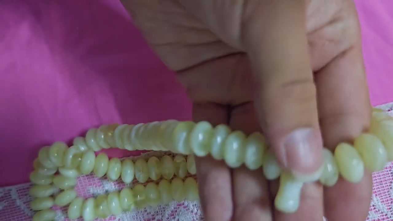 السلام عليكم اخوان عندي هاي السبحه مال جدي الله يرحمه اعتقد اسمها كهرمان أو هيج شي لان من افرك خرزه بخرزه وشمهن بيها ريحه خفيفه وزنها ثكيل عكس السبح خرزاتها 101 باقي التفاصيل كدامكم شكد سعرها أو شنو اسمها لان بحثت بالذكاء الاصطناعي كلي كهرمان


**إذا كنت صاحب هذا الإعلان وتريد حذفه لأي سبب، رجاءا أرسل رسالة إلى الدعم الفني**