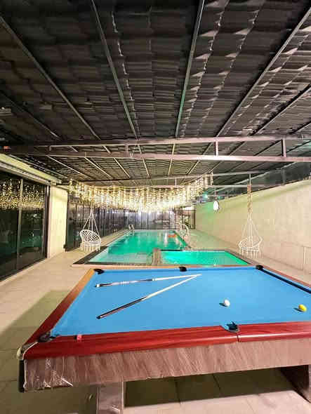 ✨ شاليه/مزرعة (ضي) – للتأجير اليومي ✨
استمتع بأجواء ريفية هادئة في مزرعة/شاليه (ضي)، المكان المثالي لقضاء أجمل الأوقات مع العائلة والأصدقاء 🌿
📍 الموقع: (بغداد/المدائن)
⏰ أوقات الإيجار: يومي / مسائي / صباحي
💡 المميزات:
 • مساحة واسعة مناسبة لجميع المناسبات
 • جلسات خارجية فاخرة
 • مسبح (كبّر/صغير—صيفي +شتائي)
 • ملعب أطفال / وكبار
 • مطبخ مجهز بالكامل
 • إضاءة ليلية ساحرة
 • شواية باربكيو + حديقة خضراء
 • مواقف سيارات خاصة
🎉 مناسب لـ:
عائلات – للمناسبات – تجمعات – حفلات ميلاد – استراحات نهاية الأسبوع

📞 للحجز والاستفسار:
( ***********)
واتسآب متاح
