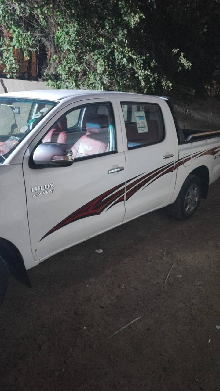 السلام عليكم تويوتا هايلوكس لبيع موديل2014   جديده
تحويل مباشر مشروع وطني مكفول مكينه وكير وشاصي كهربايات  تبريد ثلج 🥶شاصي 12 مكان السياره بصره سعر/175)وبيهه مجال  هاتف ***********
