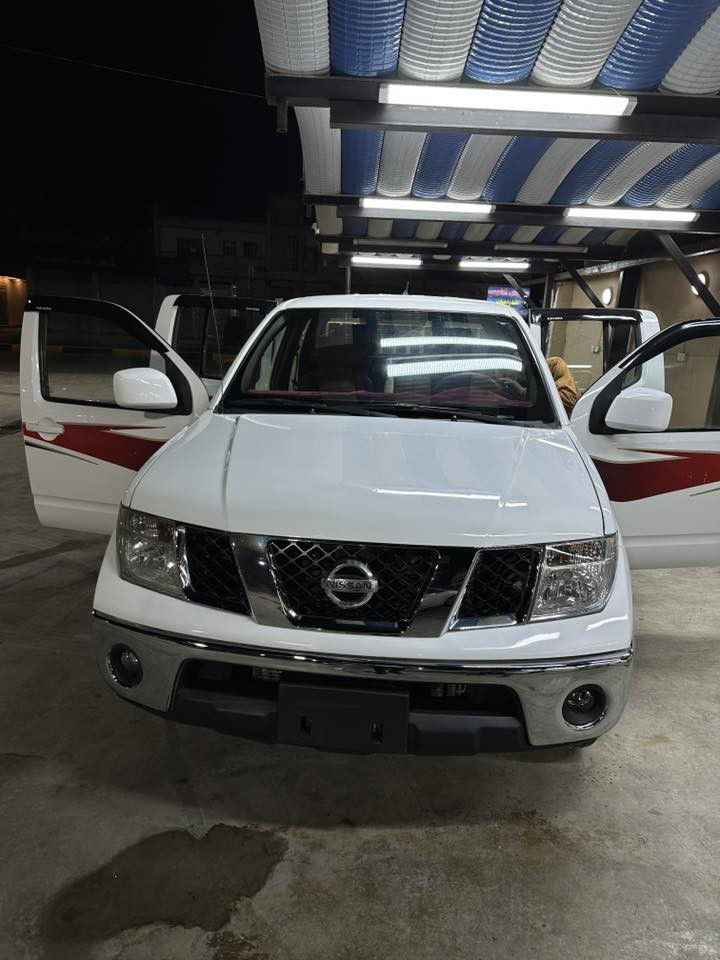 نيفارة موديل 2013 كاملة من كلشي محرك بلادي ممحور المكان ديالى بعقوبة للتواصل على الرقم ***********
