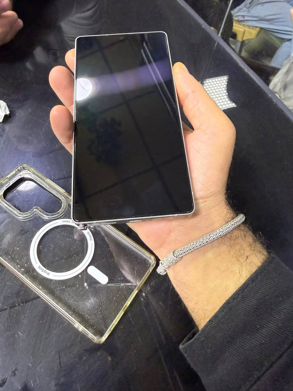 سلام عليكم 
ألترا S 25 اللون تيتانيوم الجهاز زيرو فول نضافه مكفول من كلشي غراضه كامله مع الضمان سعر مليون و200 رقمي ***********
