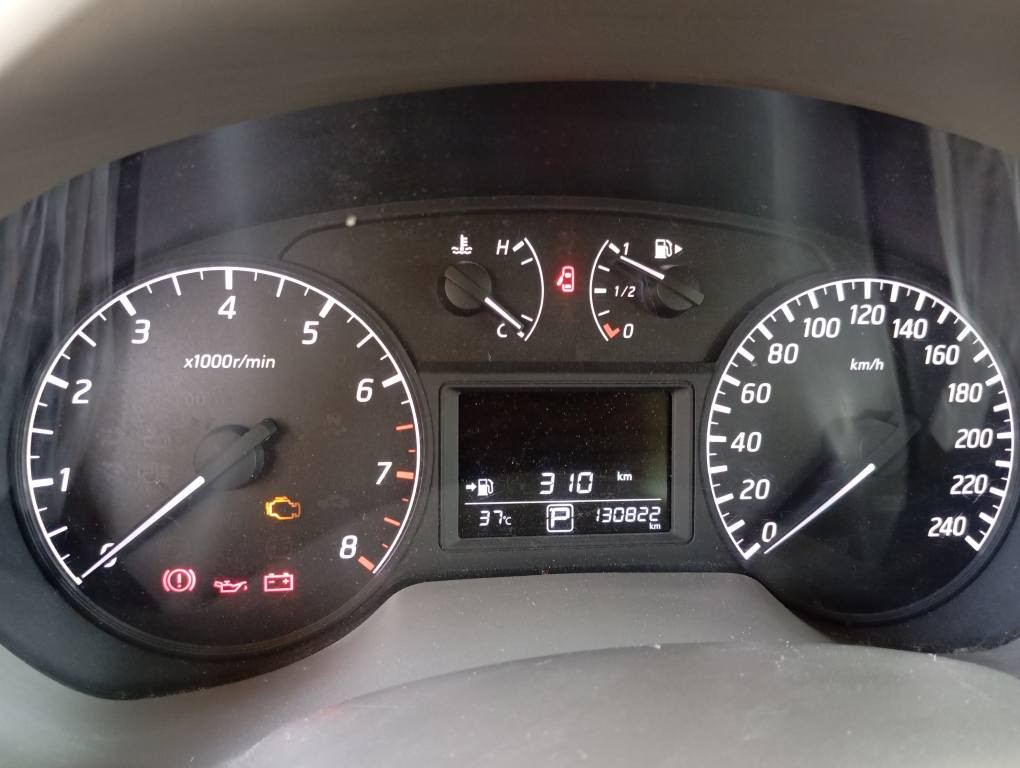 نيسان سنتراه خليجي كير محرك شرط تخم تاير تبريد ثلج سنويه نافذه موديل 2014لاستفسار *********** خناقين, ديالى
