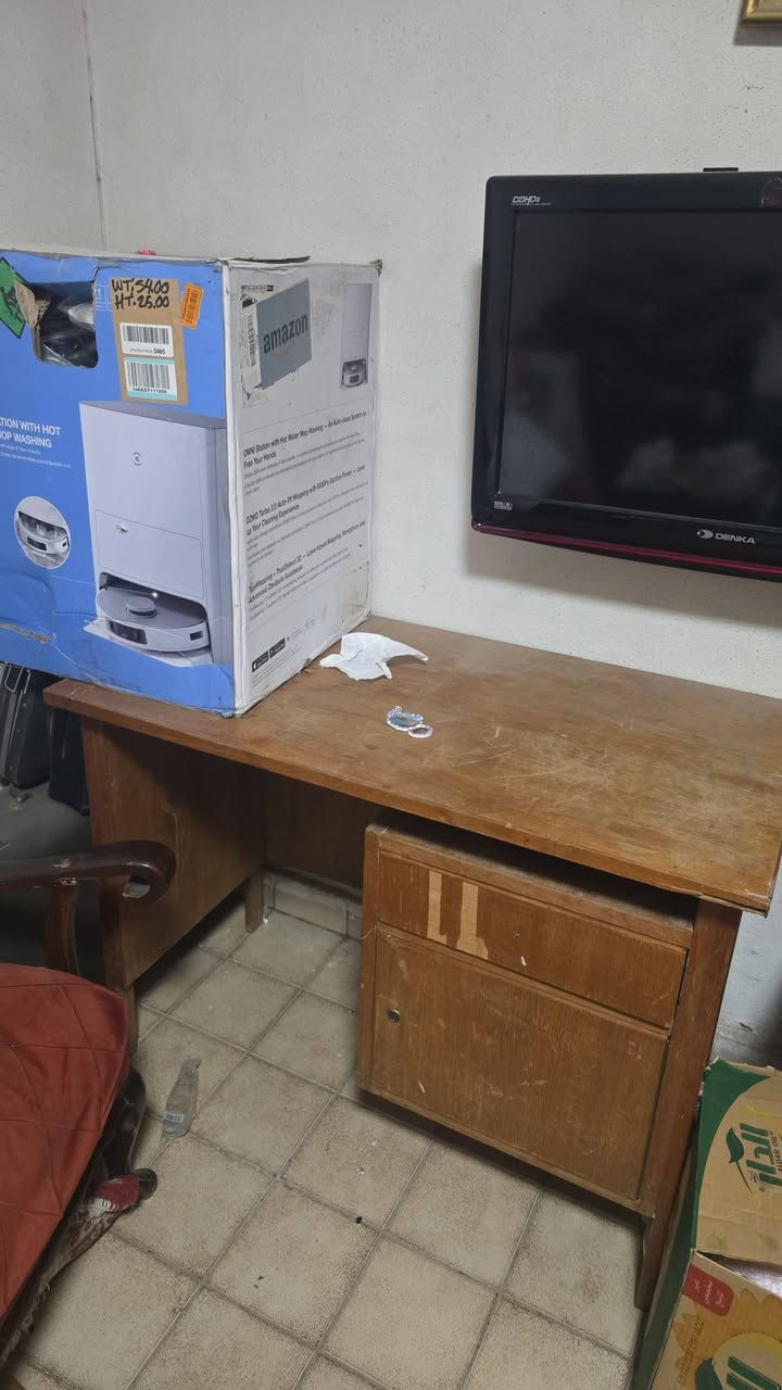 بوفيه صاج الطول مترتين والعرض 71 سم لكل قطعه مع ميز صاج السعر 125 وبيهن مجال العنوان بغداد شارع رقم الهاتف ***********
