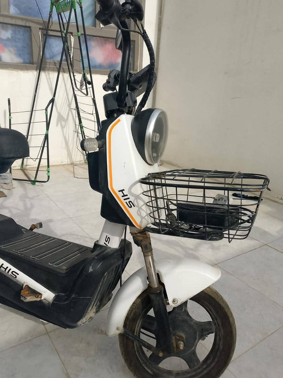 من رخصة الادمن دراجه شحن للبيع جديده فقط نقص بطاريات 4 السعر 150 الف للاتصال ***********
