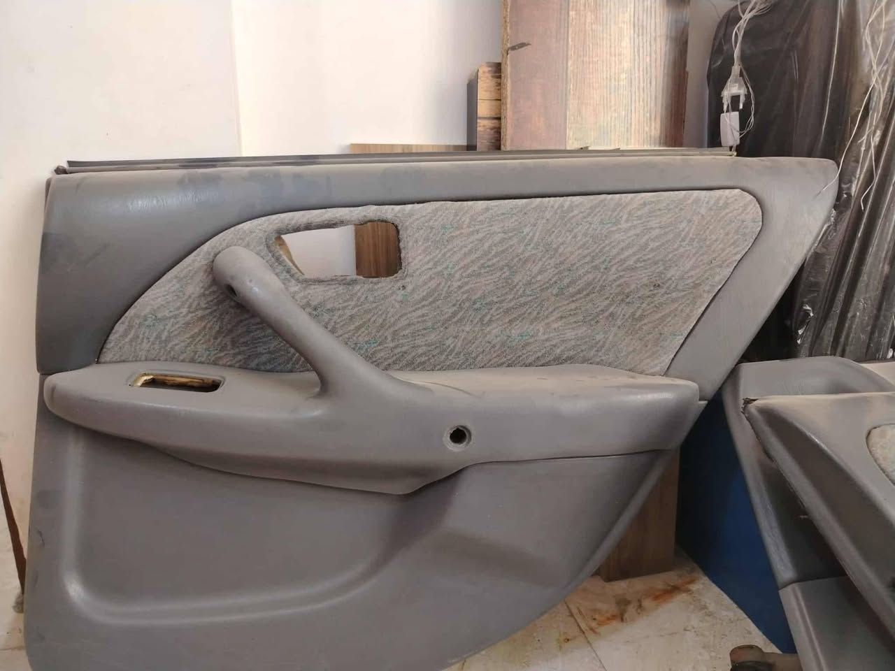 السلام عليكم ابطاين ابواب نظيفات مال كامري موديل ٢٠٠٠ كدام عينك افحص واخذ والسعر ١٦٠  وبيهن مجال الاتصال على الرقم ***********
