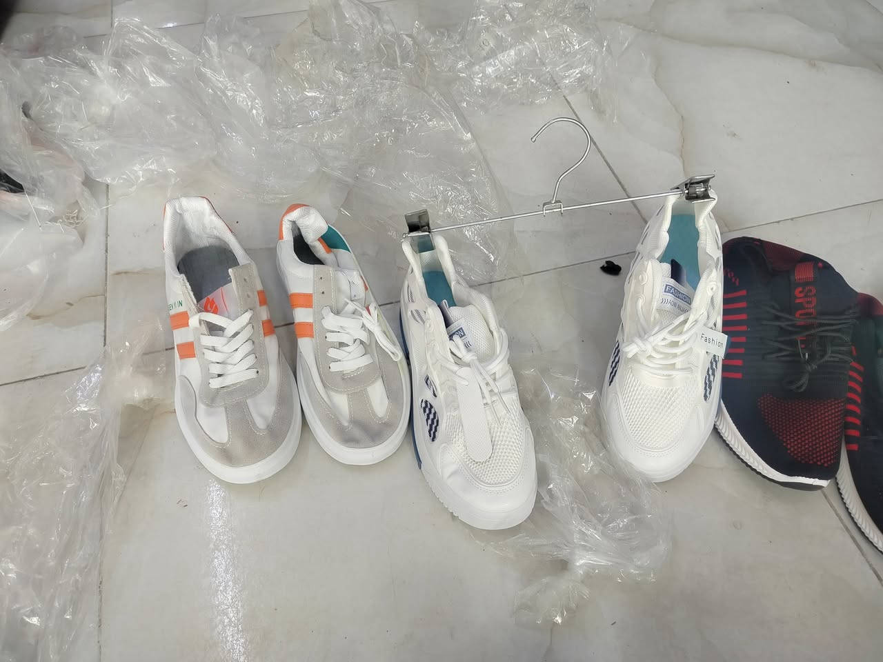 تم وصول احذيه رجالي درجه اولى ماركه العنوان شارع المعارض القديم مقابل مطعم كهرمانه ***********
